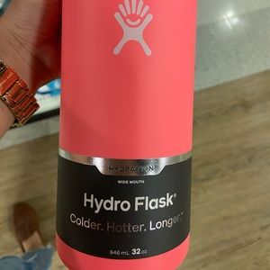 NWT hydro flask